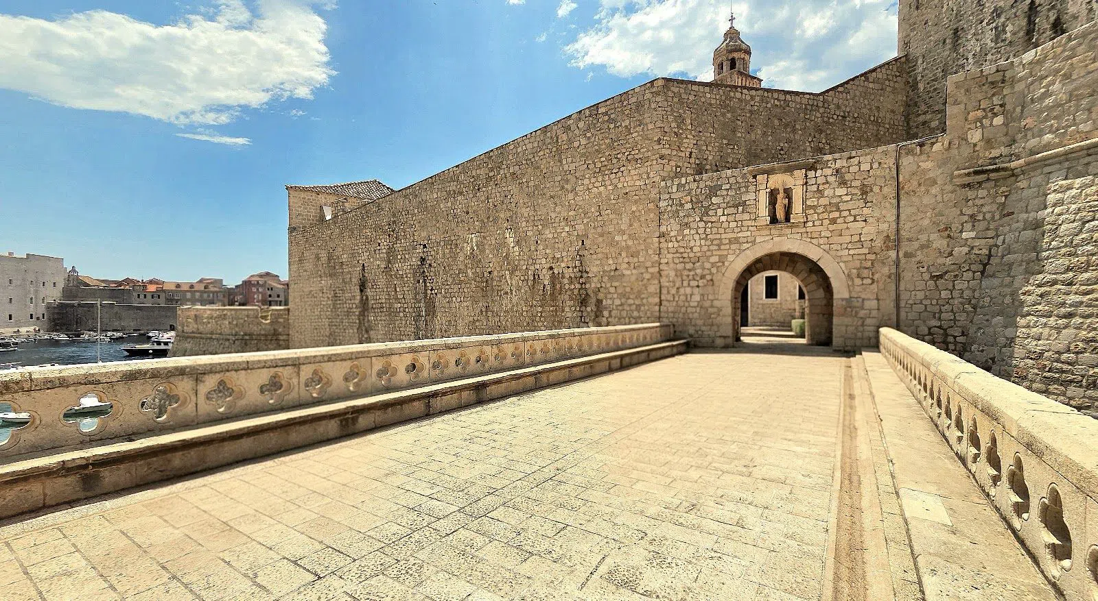 Ploče-Tor (Vrata od Ploča), Dubrovnik